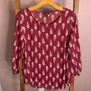 41 Hawthorn Feather Print 3/4 Sleeve Burgundy Blouse - Medium